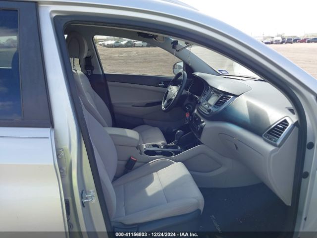 KM8J33A45HU340338 Hyundai TUCSON SE