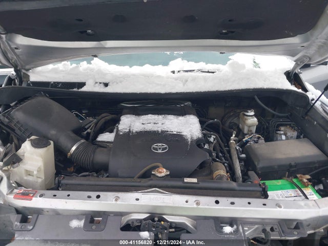 5TFUM5F18JX077971 Toyota Tundra Sr5 4.6l V8
