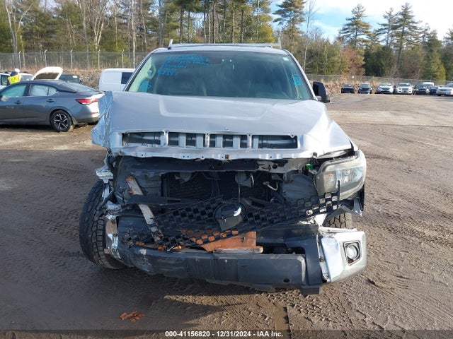 5TFUM5F18JX077971 Toyota Tundra Sr5 4.6l V8