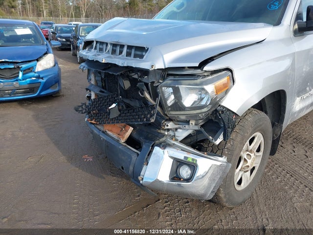 5TFUM5F18JX077971 Toyota Tundra Sr5 4.6l V8