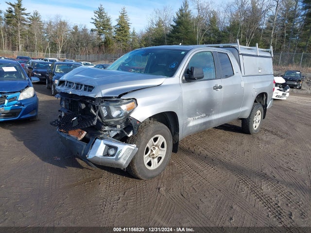 5TFUM5F18JX077971 Toyota Tundra Sr5 4.6l V8