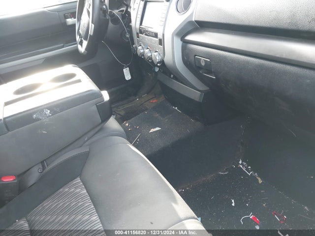 5TFUM5F18JX077971 Toyota Tundra Sr5 4.6l V8