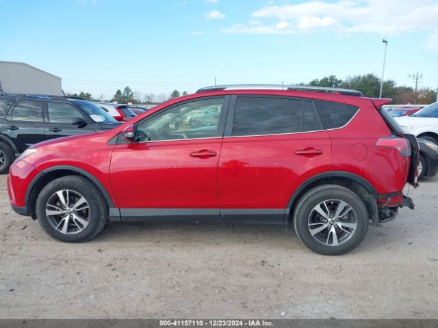 JTMRFREV2HJ152589 Toyota Rav4 Xle