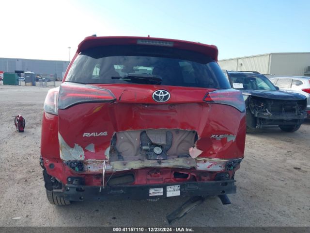 JTMRFREV2HJ152589 Toyota Rav4 Xle