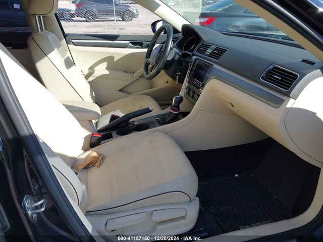 1VWAA7A38JC049172 Volkswagen Passat 2.0t R-line/2.0t S