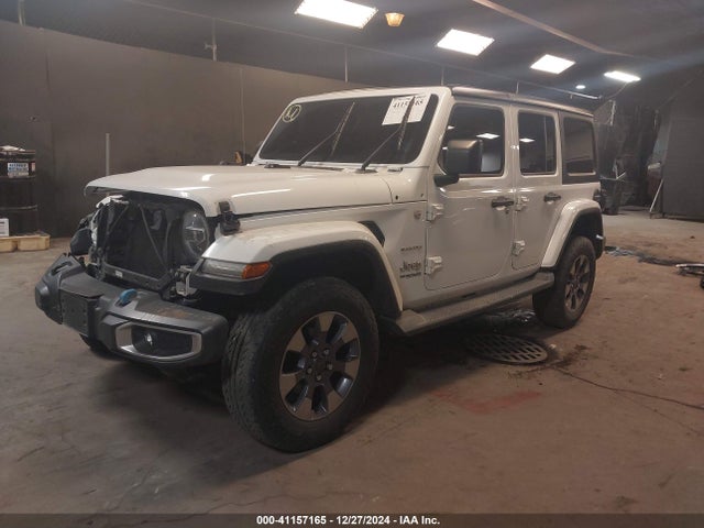 1C4HJXEG9JW215910 Jeep Wrangler Unlimited Sahara 4x4