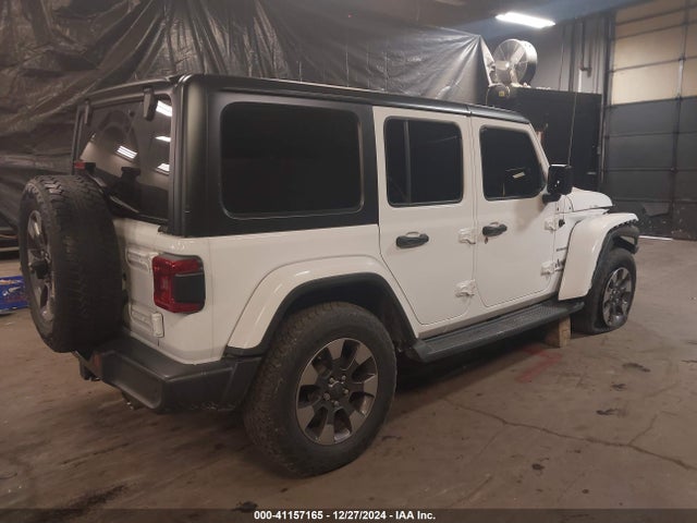 1C4HJXEG9JW215910 Jeep Wrangler Unlimited Sahara 4x4