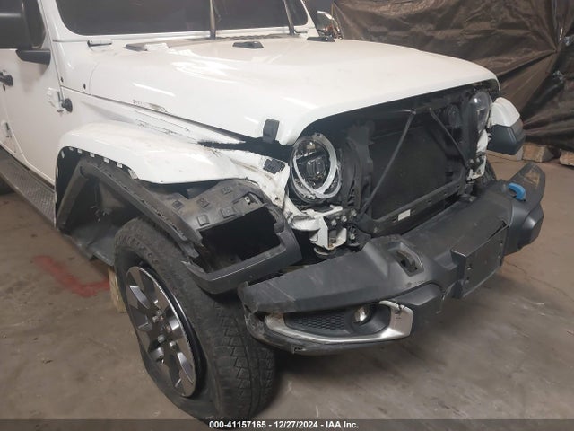 1C4HJXEG9JW215910 Jeep Wrangler Unlimited Sahara 4x4