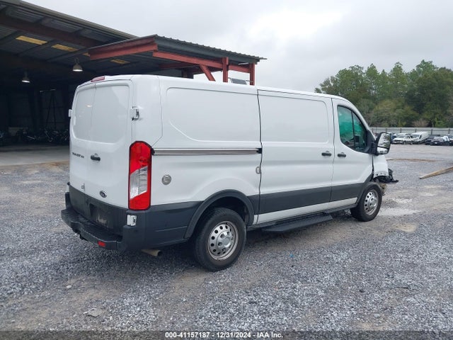 Ford Transit-250 2022 1FTBR2YG7NKA21760 Image 4