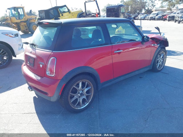 2006 MINI COOPER S WMWRE33596TJ39176 Photo 3