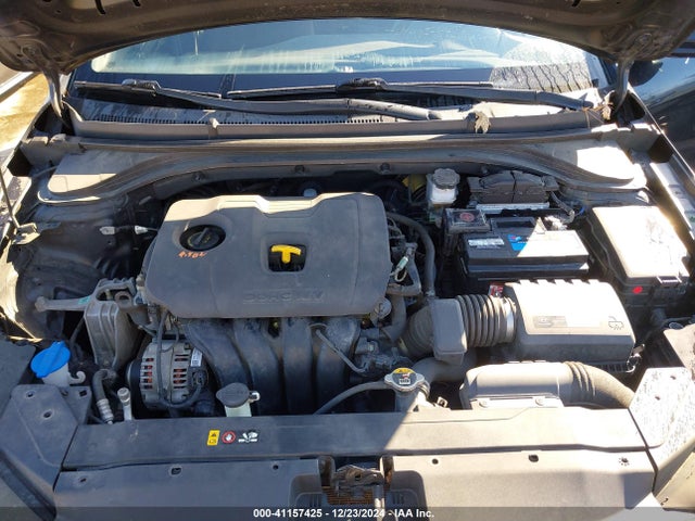 Hyundai ELANTRA SE 2019 5NPD74LF3KH420135 Image 10
