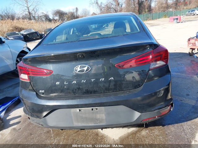 Hyundai ELANTRA SE 2019 5NPD74LF3KH420135 Image 16