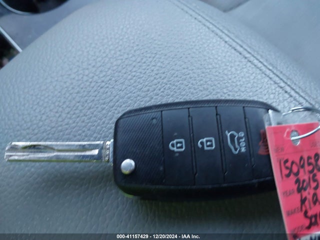 KIA Sorento Lx V6 2015 5XYKTDA70FG640215 Image 11
