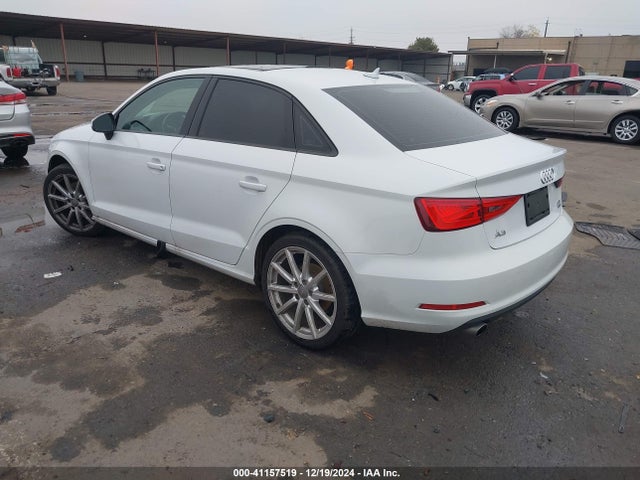 2015 AUDI A3 WAUBFGFF8F1088775 Photo 2