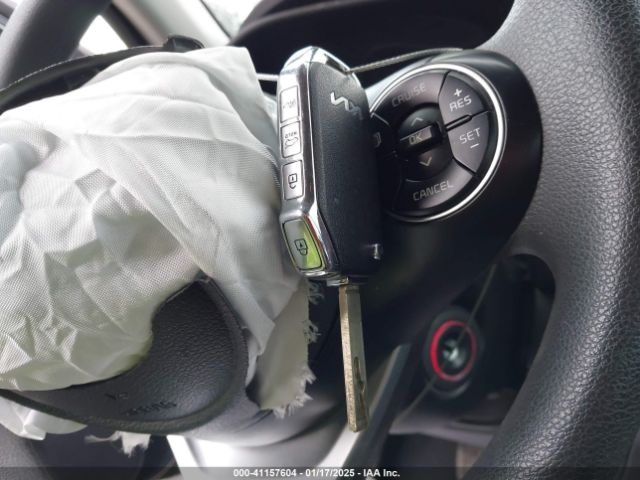 KNDJ23AU3N7805815 KIA SOUL LX