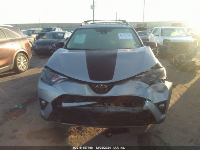 2T3RFREVXJW710728 Toyota Rav4 Adventure/xle