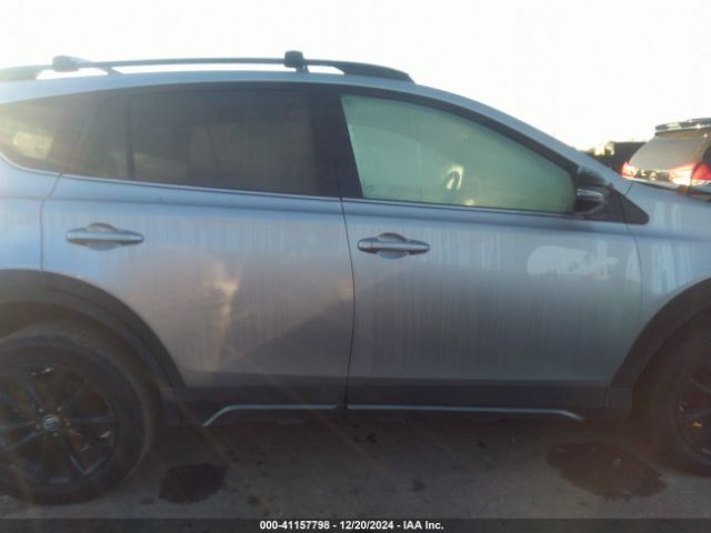 2T3RFREVXJW710728 Toyota Rav4 Adventure/xle
