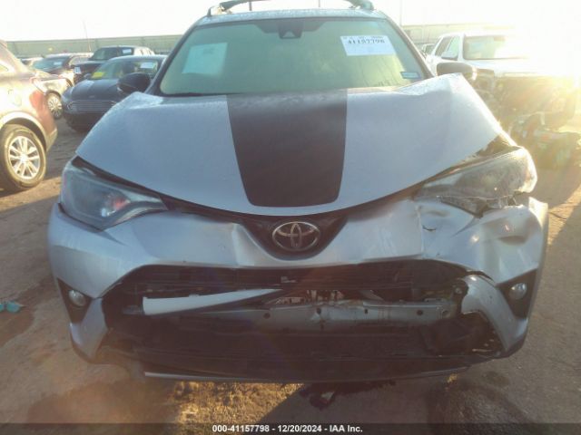 2T3RFREVXJW710728 Toyota Rav4 Adventure/xle