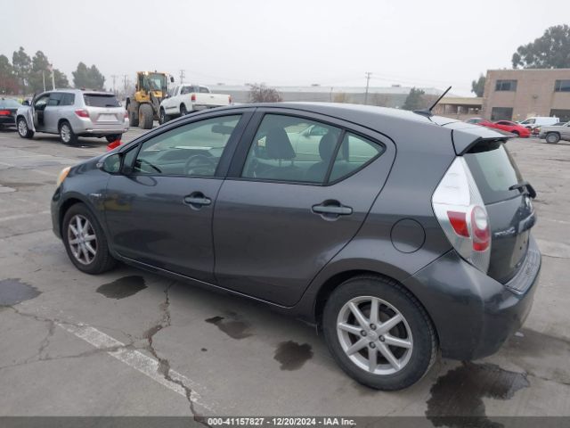JTDKDTB31E1067004 Toyota Prius C Four