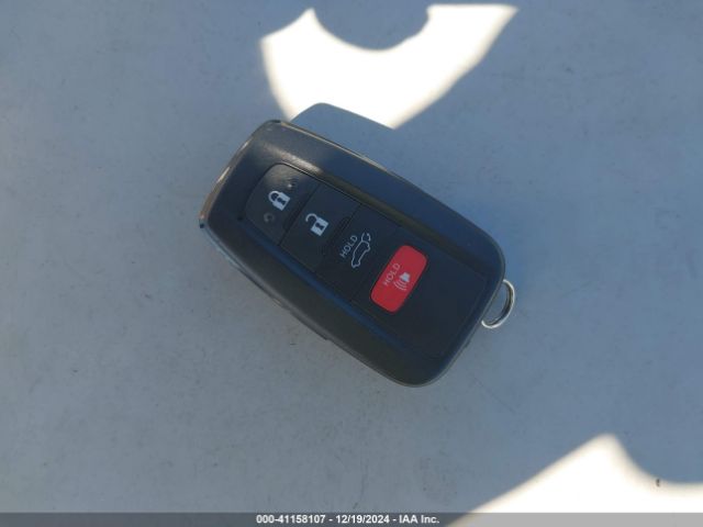 JTMC1RFV8RJ026838 Toyota Rav4 Xle Premium
