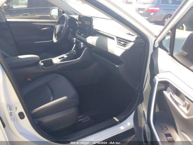 JTMC1RFV8RJ026838 Toyota Rav4 Xle Premium