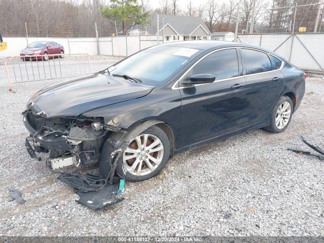 Chrysler 200 Limited 2015 1C3CCCAB4FN568029 Image 2