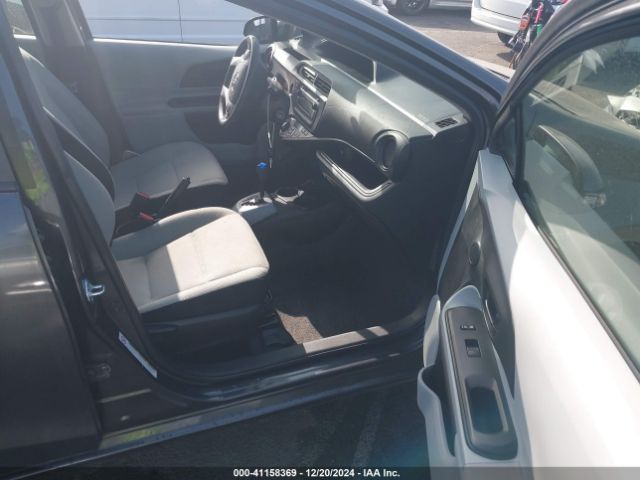JTDKDTB37E1070943 Toyota Prius C One