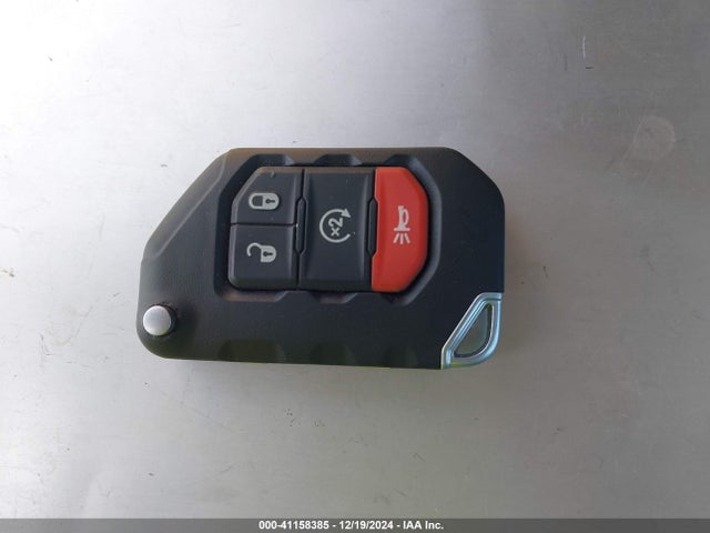 1C4HJXDN2KW549231 Jeep Wrangler Unlimited Sport S 4x4