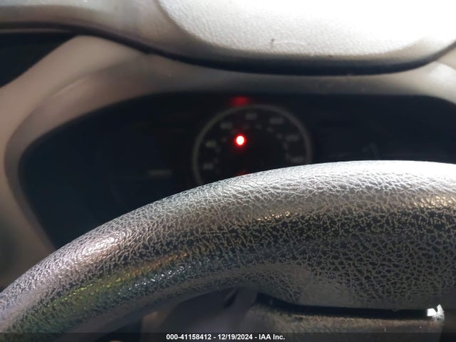 VNKKTUD38FA041692 Toyota YARIS L
