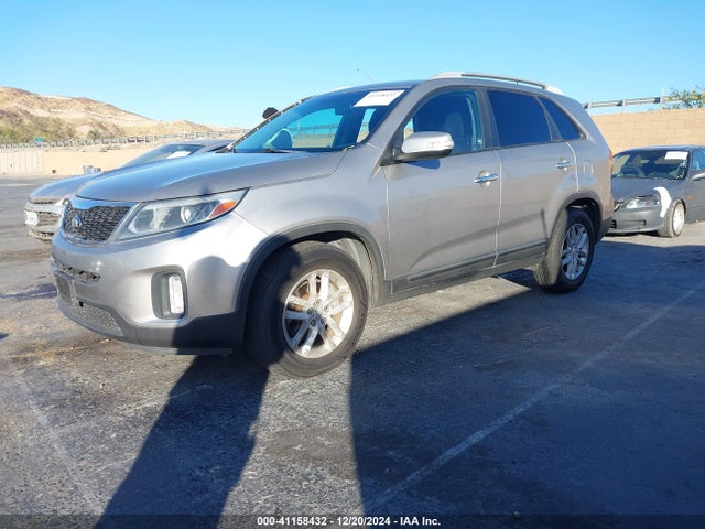 KIA SORENTO LX 2015 5XYKT4A60FG624989 Image 2