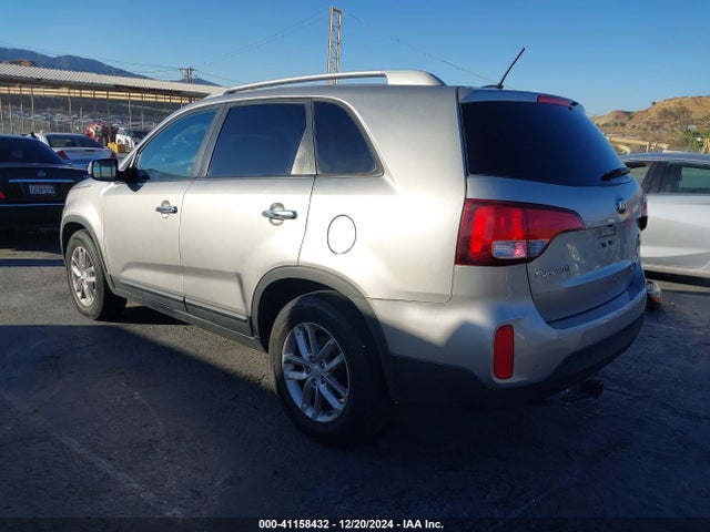 KIA SORENTO LX 2015 5XYKT4A60FG624989 Image 3