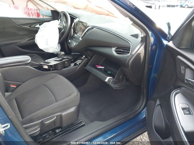 1G1ZD5STXKF142803 Chevrolet MALIBU LT