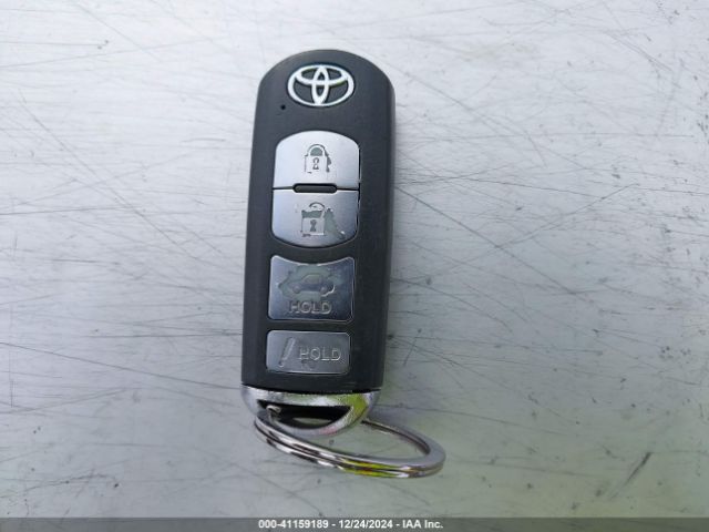 3MYDLBYV9HY152575 Toyota YARIS IA