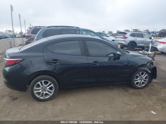 3MYDLBYV9HY152575 Toyota YARIS IA