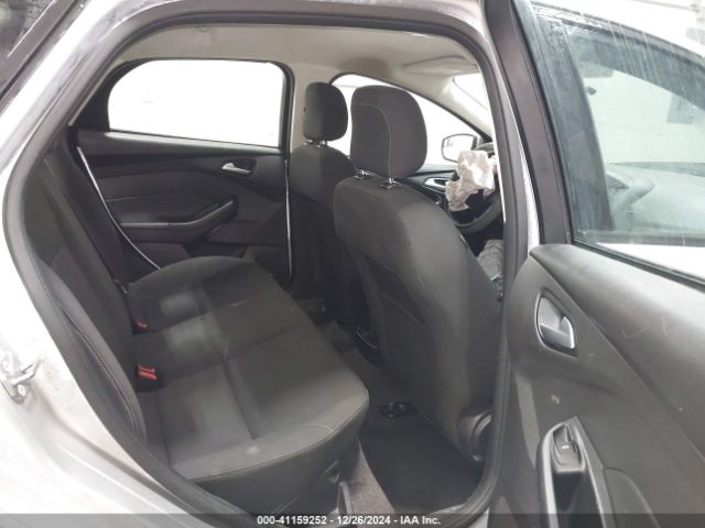1FADP3F24JL295505 Ford FOCUS SE