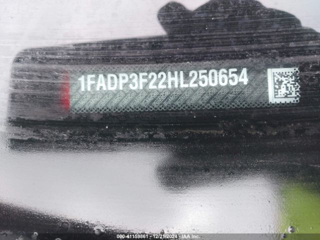 1FADP3F22HL250654 Ford FOCUS SE