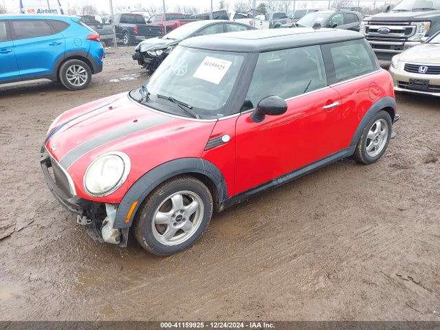 2010 MINI COOPER WMWMF3C53ATZ65246 Photo 1