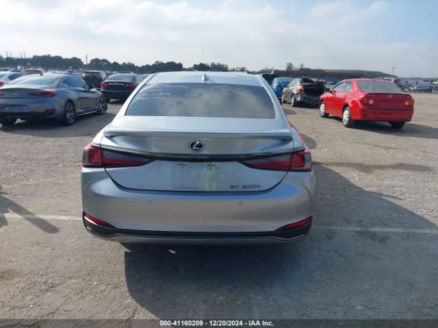 58AGA1C10NU013339 Lexus Es 300h F Sport