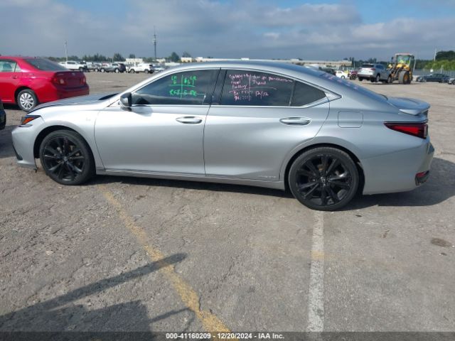 58AGA1C10NU013339 Lexus Es 300h F Sport