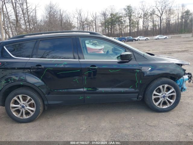 1FMCU0GD6JUB75269 Ford ESCAPE SE