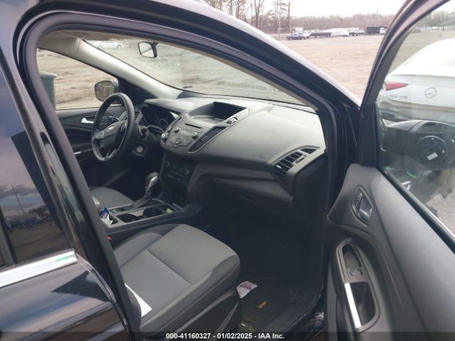 1FMCU0GD6JUB75269 Ford ESCAPE SE