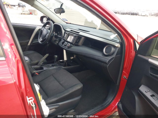 JTMZFREV0GJ063201 Toyota RAV4 LE