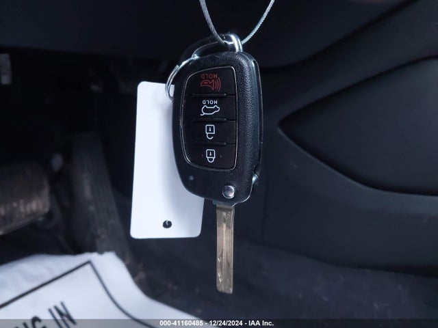 KM8J33A44JU705565 Hyundai TUCSON SEL