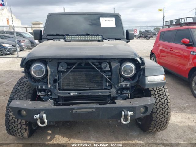 1C4HJXEN4LW127736 Jeep Wrangler Unlimited Sahara 4x4