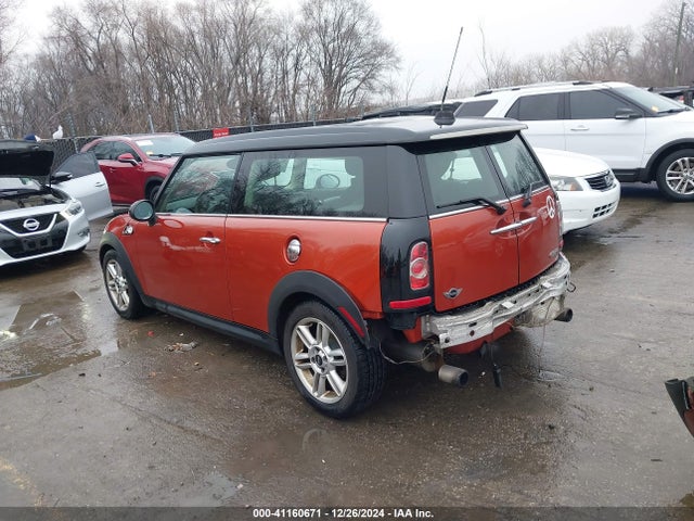 2013 MINI CLUBMAN WMWZG3C51DTY32945 Photo 2