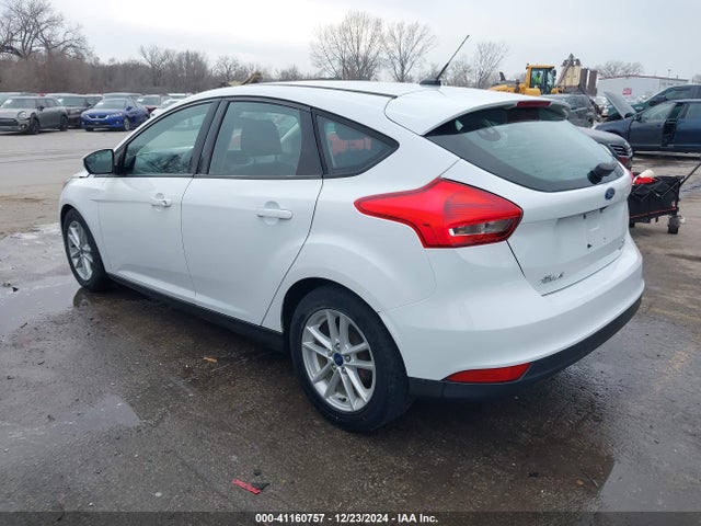 Ford FOCUS SE 2015 1FADP3K22FL351339 Image 3
