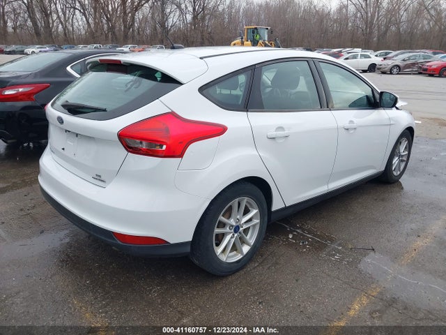 Ford FOCUS SE 2015 1FADP3K22FL351339 Image 4