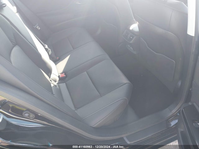 58ADA1C16PU029664 Lexus ES 300H