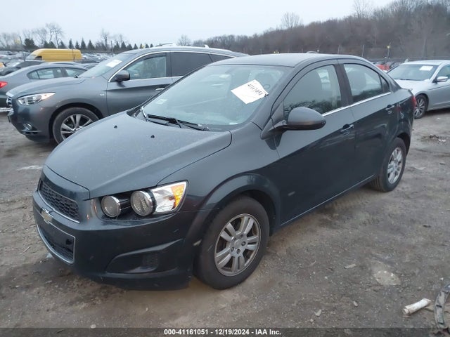 Chevrolet Sonic Lt Auto 2015 1G1JC5SH2F4106567 Image 2