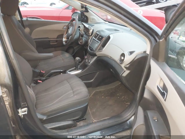 Chevrolet Sonic Lt Auto 2015 1G1JC5SH2F4106567 Image 5